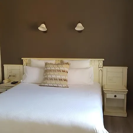 Du Colombier Hotel 3*